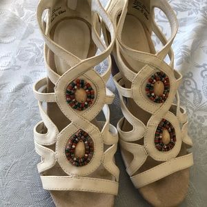 Women’s White Wedges